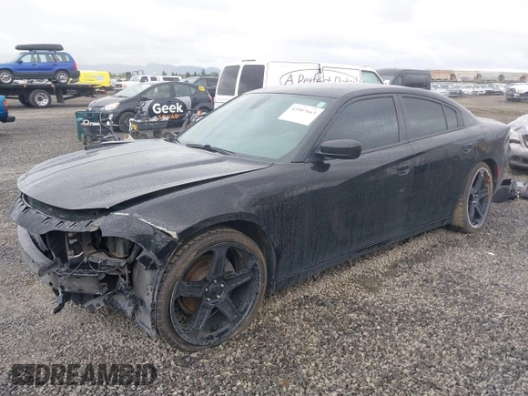 2020 Dodge Charger SXT z VIN 2C3CDXBG6LH160828, wystawiony jako IAAI lot #42007663 z przebiegiem 136 015 mil mil oraz . Historia ofert i sprzedaży dostępna na DreamBid. Obrazek 2.