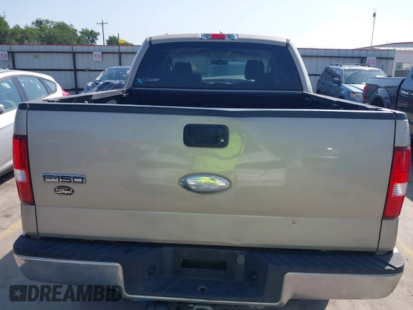 2007 Ford F-150 XLT z VIN 1FTPW12V57KC56466, wystawiony jako IAAI lot #42210478 z przebiegiem 122 212 mil mil oraz . Historia ofert i sprzedaży dostępna na DreamBid. Obrazek 17.