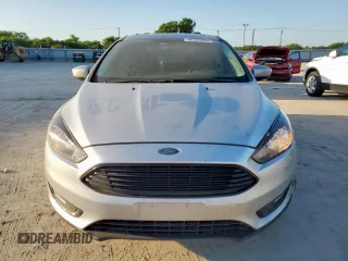 2018 Ford Focus SE z VIN 1FADP3F2XJL277462, wystawiony jako Copart lot #60360985 z przebiegiem 81 831 mil mil oraz Czysty tytuł • Clean title. Historia ofert i sprzedaży dostępna na DreamBid. Obrazek 5.
