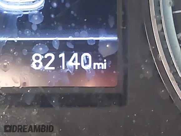 2020 Hyundai Santa Fe SE with VIN 5NMS2CAD1LH229443, listed as a IAAI auction lot 39476214 with 82,140 mi miles. Bid and sale history available at carsss.com. Image 15.