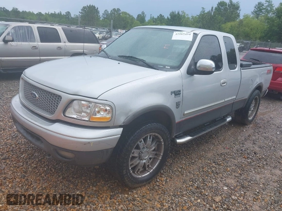 2003 Ford F-150 XL z VIN 1FTRX18W43NA38176, wystawiony jako IAAI lot #42165454 z przebiegiem Nie podano mil oraz . Historia ofert i sprzedaży dostępna na DreamBid. Obrazek 2.
