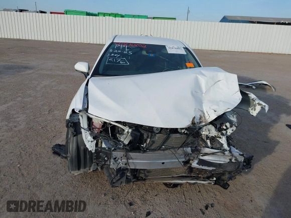 2022 Toyota Camry SE z VIN 4T1T11AK6NU622176, wystawiony jako IAAI lot #41876802 z przebiegiem 56 631 mil mil oraz . Historia ofert i sprzedaży dostępna na DreamBid. Obrazek 13.