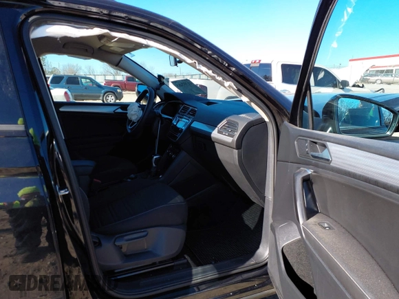 2022 Volkswagen Tiguan S with VIN 3VV0B7AX8NM109097, listed as a IAAI auction lot 41357488 with 67,492 mi miles. Bid and sale history available at carsss.com. Image 5.