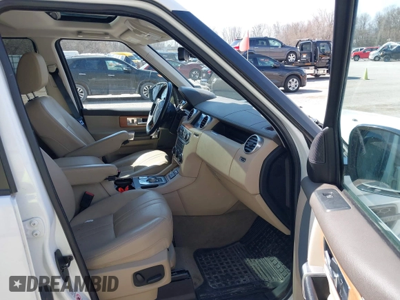 2016 Land Rover LR4 HSE с VIN SALAG2V6XGA778800, выставлен на аукционе IAAI как лот 42039649 с пробегом 126 486 миль миль и . История ставок и продаж доступна на DreamBid. Изображение 5.