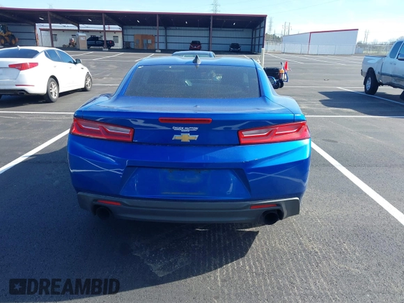 2017 Chevrolet Camaro 1LT z VIN 1G1FB1RX5H0103123, wystawiony jako IAAI lot #41801944 z przebiegiem 179 495 mil mil oraz . Historia ofert i sprzedaży dostępna na DreamBid. Obrazek 16.