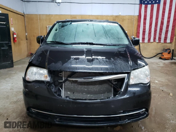 2014 Chrysler Town & Country Touring with VIN 2C4RC1BG0ER229189, listed as a Copart auction lot 54575745 with 210,261 mi miles and Clean Title. Bid and sale history available at carsss.com. Image 5.