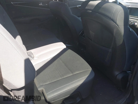 2019 Kia Sorento LX with VIN 5XYPG4A35KG549507, listed as a IAAI auction lot 41726414 with 87,507 mi miles. Bid and sale history available at carsss.com. Image 8.