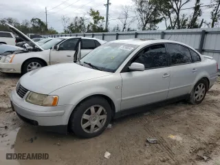1999 Volkswagen Passat GL with VIN WVWMD63B1XE216281, listed as a Copart auction lot 75200694 with 0 mi miles and Non Repairable. Bid and sale history available at carsss.com. Image 1.