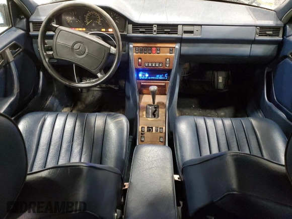 1987 Mercedes-Benz 300 with VIN WDBEB93D9HF036375, listed as a Copart auction lot 85326994 with 175,986 mi miles and Salvage Title. Bid and sale history available at DreamBid. Image 8.