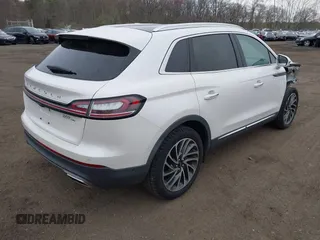 2019 Lincoln Nautilus Reserve z VIN 2LMPJ8L92KBL56116, wystawiony jako IAAI lot #42011799 z przebiegiem 71 836 mil mil oraz . Historia ofert i sprzedaży dostępna na DreamBid. Obrazek 4.