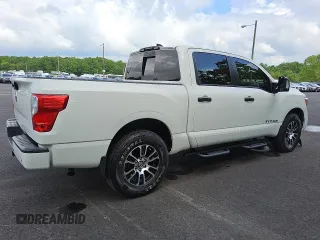 2022 Nissan Titan SV with VIN 1N6AA1ED8NN102141, listed as a Copart auction lot 56734745 with 44,379 mi miles and Clean title. Bid and sale history available at DreamBid. Image 3.