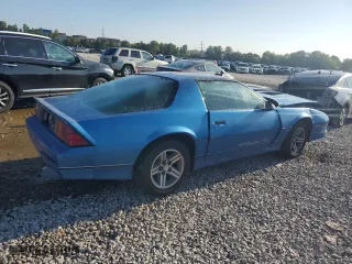 1985 Chevrolet Camaro Z28 Sport with VIN 1G1FP87F3FN175068, listed as a Copart auction lot 68249814 with 13,912 mi miles and Salvage Title. Bid and sale history available at carsss.com. Image 3.