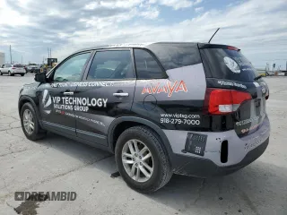 2014 Kia Sorento LX z VIN 5XYKT3A61EG537739, wystawiony jako Copart lot #58346245 z przebiegiem 208 580 mil mil oraz Czysty tytuł • Clean title. Historia ofert i sprzedaży dostępna na DreamBid. Obrazek 2.