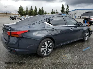 2019 Nissan Altima SL with VIN 1N4BL4EVXKC246167, listed as a Copart auction lot 48522325 with 92,273 mi miles and Salvage Title. Bid and sale history available at DreamBid. Image 3.