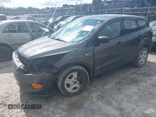 2017 Ford Escape S z VIN 1FMCU0F73HUE63885, wystawiony jako IAAI lot #42389985 z przebiegiem 158 338 mil mil oraz . Historia ofert i sprzedaży dostępna na DreamBid. Obrazek 2.