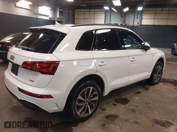 2024 Audi Q5 S line Premium z VIN WA1GAAFY8R2116024, wystawiony jako IAAI lot #41628404 z przebiegiem 4966 mil mil oraz . Historia ofert i sprzedaży dostępna na DreamBid. Obrazek 4.