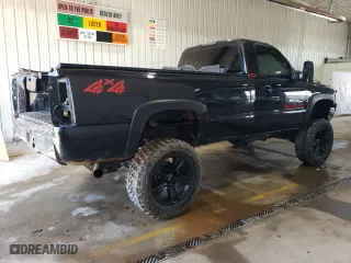 2000 Chevrolet Silverado 1500 LS with VIN 1GCEK14TXYE160749, listed as a Copart auction lot 48418275 with 221,098 mi miles and Salvage Title. Bid and sale history available at carsss.com. Image 3.