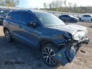 2022 Volkswagen Taos SE z VIN 3VVLX7B26NM077297, wystawiony jako IAAI lot #41846563 z przebiegiem 63 161 mil mil oraz . Historia ofert i sprzedaży dostępna na DreamBid. Obrazek 1.
