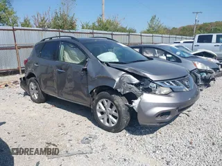 2011 Nissan Murano SV z VIN JN8AZ1MW8BW155298, wystawiony jako IAAI lot #40313558 z przebiegiem 174 981 mil mil oraz . Historia ofert i sprzedaży dostępna na DreamBid. Obrazek 1.