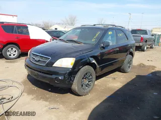 2006 Kia Sorento LX with VIN KNDJC733465634501, listed as a IAAI auction lot 41796833 with 213,013 mi miles. Bid and sale history available at carsss.com. Image 2.