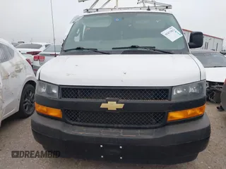 2023 Chevrolet Express Cargo z VIN 1GCWGAFP0P1104007, wystawiony jako IAAI lot #41433813 z przebiegiem 80 352 mil mil oraz . Historia ofert i sprzedaży dostępna na DreamBid. Obrazek 12.