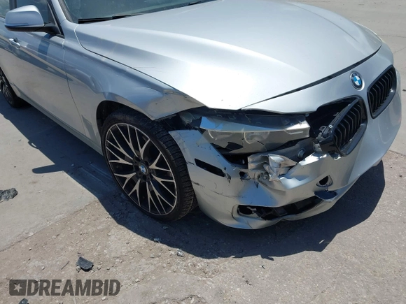 2013 BMW 3 Series 328i xDrive z VIN WBA3B3C56DF531025, wystawiony jako IAAI lot #42507909 z przebiegiem 97 331 mil mil oraz . Historia ofert i sprzedaży dostępna na DreamBid. Obrazek 6.
