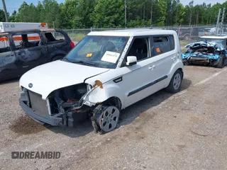 2013 Kia Soul with VIN KNDJT2A5XD7773332, listed as a IAAI auction lot 39593375 with 92,688 mi miles. Bid and sale history available at carsss.com. Image 2.