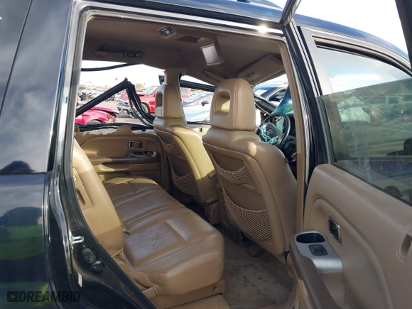 2004 Honda Pilot EX with VIN 2HKYF18624H620101, listed as a IAAI auction lot 41539583 with 196,158 mi miles. Bid and sale history available at carsss.com. Image 8.