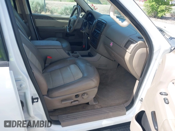 2002 Ford Explorer Eddie Bauer с VIN 1FMZU74E32ZB77338, выставлен на аукционе IAAI как лот 42321438 с пробегом 347 975 миль миль и . История ставок и продаж доступна на DreamBid. Изображение 5.