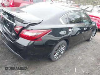 2018 Nissan Altima SV with VIN 1N4AL3AP5JC473990, listed as a IAAI auction lot 41922959 with 88,532 mi miles and . Bid and sale history available at carsss.com. Image 4.