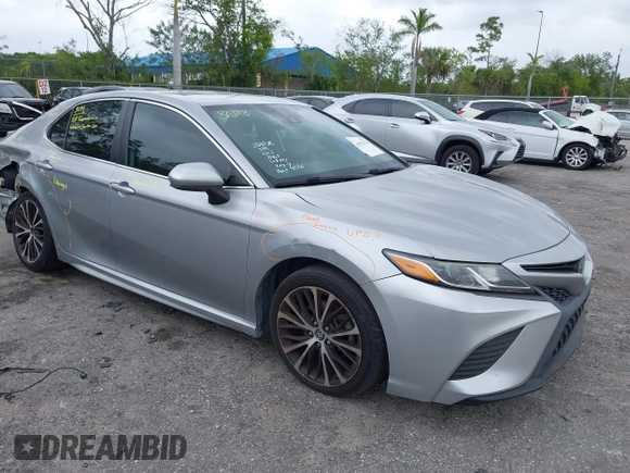 2019 Toyota Camry LE z VIN 4T1B11HK9KU708465, wystawiony jako IAAI lot #41921754 z przebiegiem 119 106 mil mil oraz . Historia ofert i sprzedaży dostępna na DreamBid. Obrazek 1.