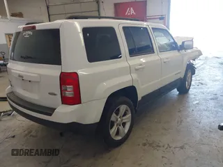 2015 Jeep Patriot High Altitude with VIN 1C4NJRFB6FD333031, listed as a IAAI auction lot 41820997 with 134,847 mi miles and . Bid and sale history available at carsss.com. Image 4.