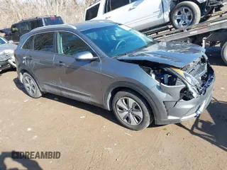 2017 Kia Niro LX with VIN KNDCB3LCXH5048263, listed as a IAAI auction lot 41516913 with 96,100 mi miles. Bid and sale history available at carsss.com. Image 1.