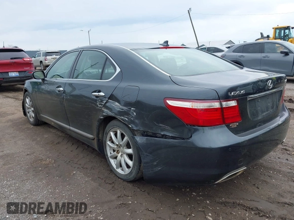 2007 Lexus LS 460 with VIN JTHBL46F975032735, listed as a IAAI auction lot 41952569 with 177,038 mi miles. Bid and sale history available at carsss.com. Image 3.