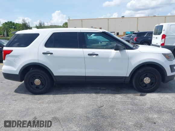 2017 Ford Police Interceptor Utility с VIN 1FM5K8AR5HGA35899, выставлен на аукционе IAAI как лот 42379334 с пробегом 207 272 миль миль и . История ставок и продаж доступна на DreamBid. Изображение 13.