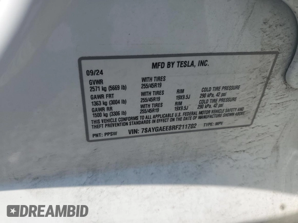 2024 Tesla Model Y Long Range z VIN 7SAYGAEE8RF211702, wystawiony jako Copart lot #58569035 z przebiegiem 8 797 mil mil oraz Szkoda całkowita • Salvage title. Historia ofert i sprzedaży dostępna na DreamBid. Obrazek 12.
