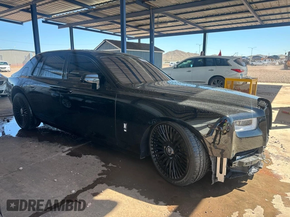 2018 Rolls-Royce Phantom z VIN SCA687S53JU104584, wystawiony jako Copart lot #67137354 z przebiegiem 11 034 mil mil oraz Szkoda całkowita • Salvage title. Historia ofert i sprzedaży dostępna na DreamBid. Obrazek 4.