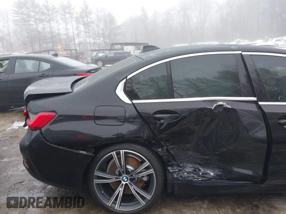 2020 BMW 3 Series 330i xDrive with VIN 3MW5R7J02L8B27598, listed as a IAAI auction lot 41525541 with 32,253 mi miles. Bid and sale history available at carsss.com. Image 6.