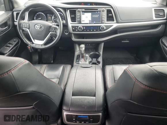 2019 Toyota Highlander SE with VIN 5TDJZRFH3KS975667, listed as a Copart auction lot 62555355 with 40,912 mi miles and Salvage title. Bid and sale history available at DreamBid. Image 8.