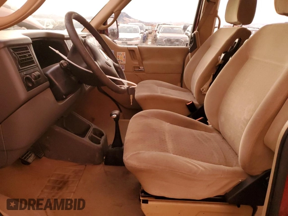 2003 Volkswagen EuroVan с VIN WV2KB47093H015569, выставлен на аукционе Copart как лот 81954144 с пробегом 166 304 миль миль и Чистый • Clean title. История ставок и продаж доступна на DreamBid. Изображение 7.