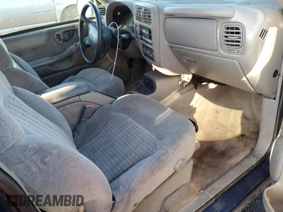 1998 Chevrolet Blazer LS with VIN 1GNCT18W5WK259946, listed as a Copart auction lot 84626144 with 192,036 mi miles and Salvage title. Bid and sale history available at DreamBid. Image 8.