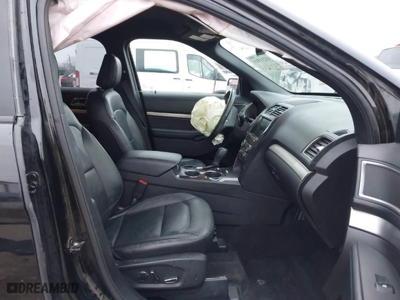2018 Ford Explorer XLT with VIN 1FM5K7D8XJGA19202, listed as a IAAI auction lot 41211513 with NaN miles. Bid and sale history available at carsss.com. Image 5.