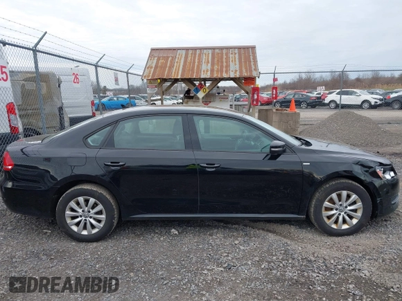 2014 Volkswagen Passat Wolfsburg Edition z VIN 1VWAT7A31EC098634, wystawiony jako IAAI lot #41924146 z przebiegiem 80 872 mil mil oraz . Historia ofert i sprzedaży dostępna na DreamBid. Obrazek 13.