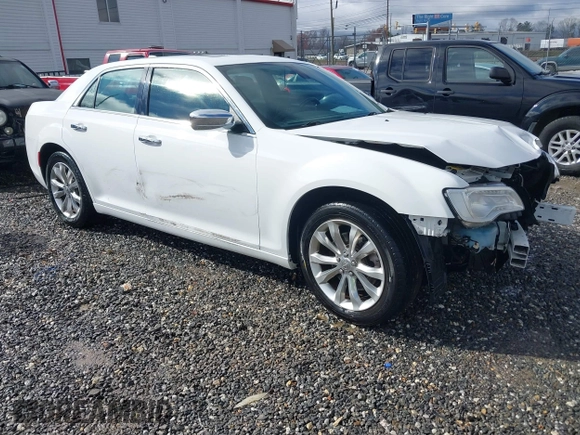 2019 Chrysler 300 Limited with VIN 2C3CCAKGXKH577948, listed as a IAAI auction lot 40908813 with 117,602 mi miles. Bid and sale history available at carsss.com. Image 1.