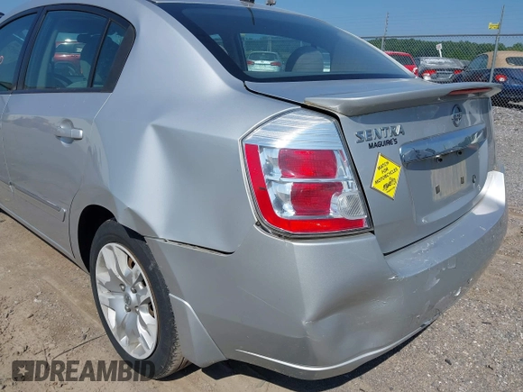 2012 Nissan Sentra SR z VIN 3N1AB6AP9CL622975, wystawiony jako IAAI lot #42430920 z przebiegiem 90 948 mil mil oraz . Historia ofert i sprzedaży dostępna na DreamBid. Obrazek 6.