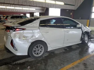 2018 Toyota Prius Plus with VIN JTDKARFP3J3076830, listed as a Copart auction lot 81571204 with 63,808 mi miles and Clean Title. Bid and sale history available at DreamBid. Image 3.
