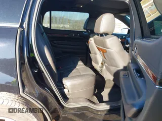 2018 Lincoln MKT with VIN 2LMHJ5NK5JBL02245, listed as a IAAI auction lot 41430571 with 293,537 mi miles and . Bid and sale history available at carsss.com. Image 8.