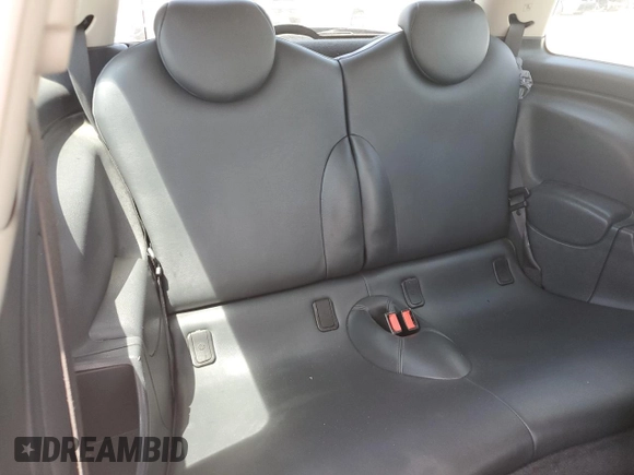 2006 MINI Hardtop с VIN WMWRC33516TK70432, выставлен на аукционе Copart как лот 62157605 с пробегом 139 823 миль миль и Списание • Salvage title. История ставок и продаж доступна на DreamBid. Изображение 10.