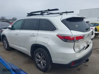 2014 Toyota Highlander XLE with VIN 5TDKKRFH2ES010070, listed as a IAAI auction lot 41379778 with 123,841 mi miles. Bid and sale history available at carsss.com. Image 14.