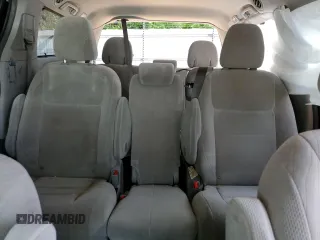 2017 Toyota Sienna LE Auto Access Seat с VIN 5TDKZ3DC4HS895585, выставлен на аукционе Copart как лот 56331015 с пробегом 92 960 миль миль и Списание • Salvage title. История ставок и продаж доступна на DreamBid. Изображение 10.